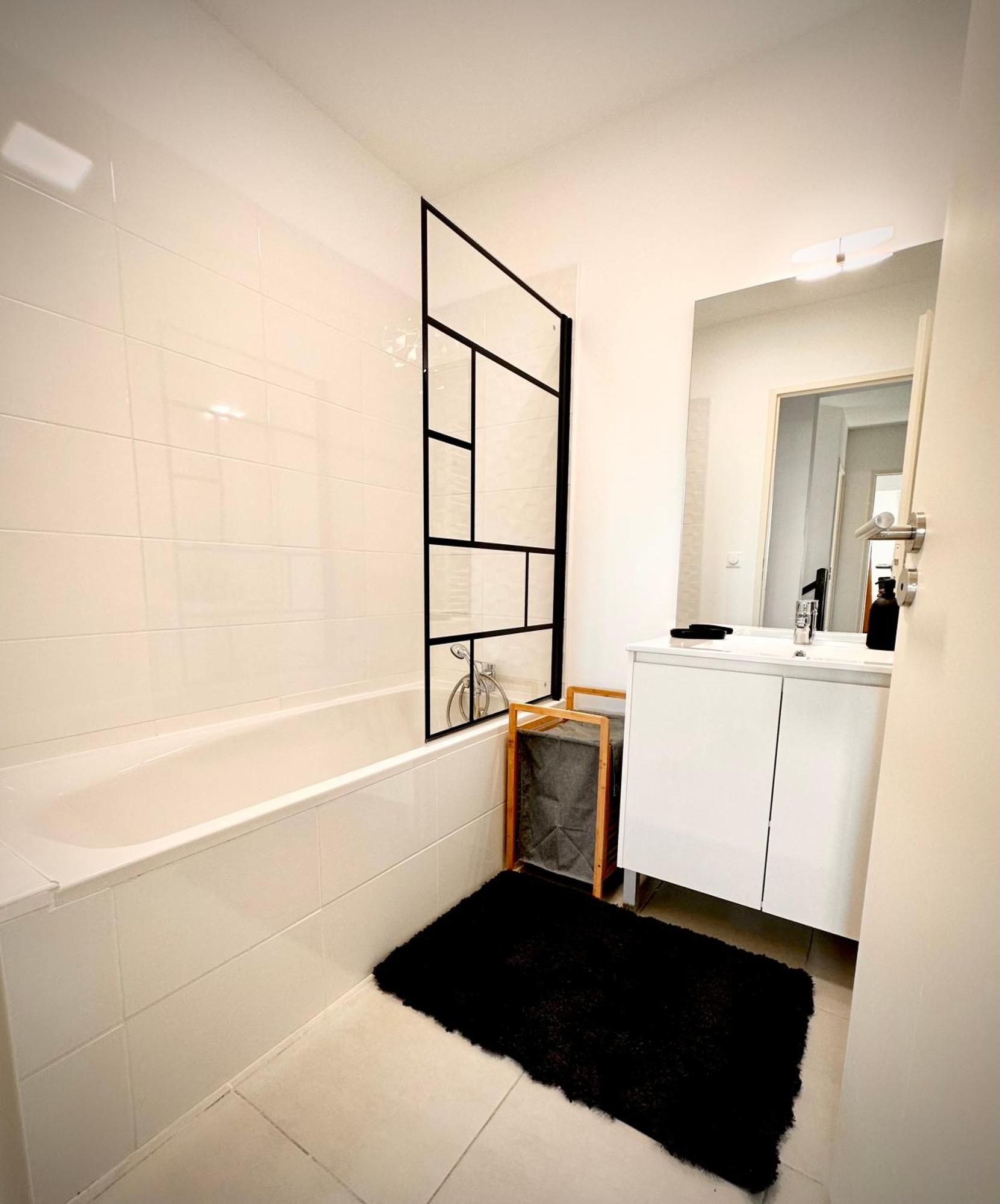 Duplex - Vue Exceptionnelle - Quartier Euromed-avec Box *